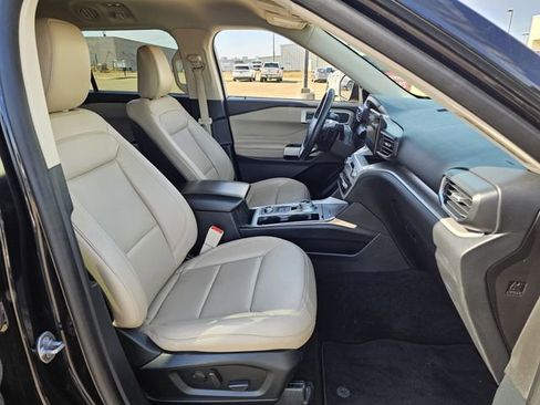 Certified 2020 Ford Explorer XLT w/ Equipment Group 202A image 26