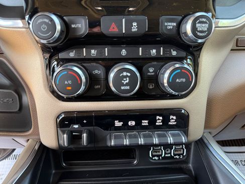Used 2022 RAM 3500 Laramie AWD/4WD image 16