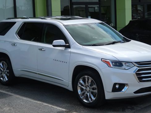 Used 2021 Chevrolet Traverse High Country FWD image 6