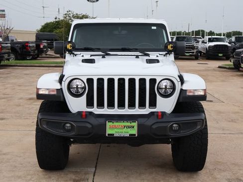 Used 2022 Jeep Gladiator Rubicon w/ Cold Weather Group AWD/4WD image 2