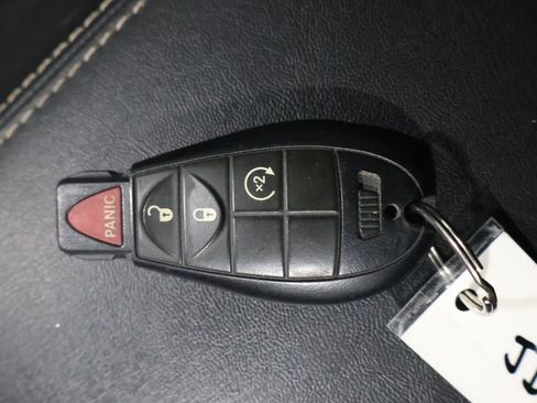 Used 2018 Jeep Cherokee Latitude w/ Cold Weather Group image 24