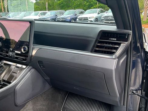 Used 2025 Lexus GX 550 w/ Accessory Package (2T) AWD/4WD image 19