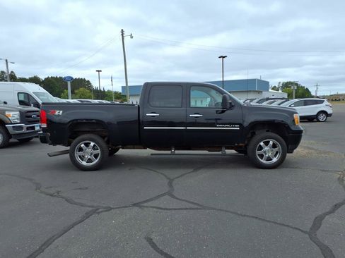 Used 2013 GMC Sierra 2500 Denali w/ Suspension Package, Off-Road image 7