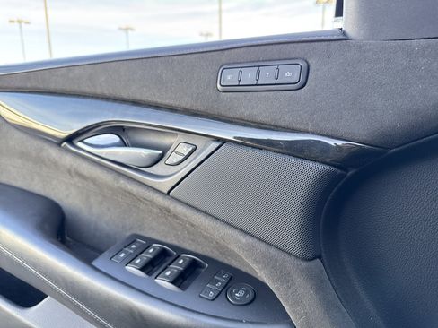 Used 2019 Cadillac Escalade ESV Platinum image 18