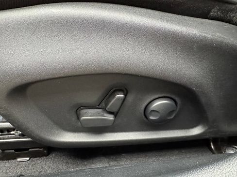 Used 2023 Jeep Compass Limited AWD/4WD image 11