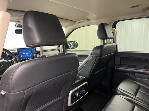 Used 2022 Ford Expedition Max XLT image 13