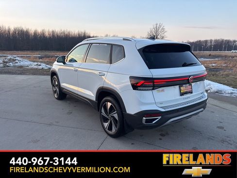 Used 2025 Volkswagen Taos SE image 7