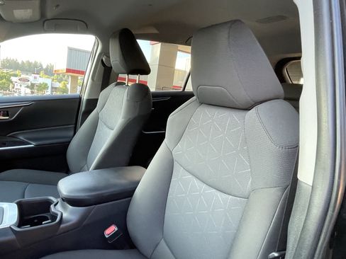 Certified 2024 Toyota RAV4 XLE AWD/4WD image 17