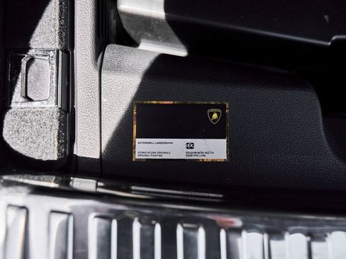 Used 2022 Lamborghini Urus AWD/4WD image 18