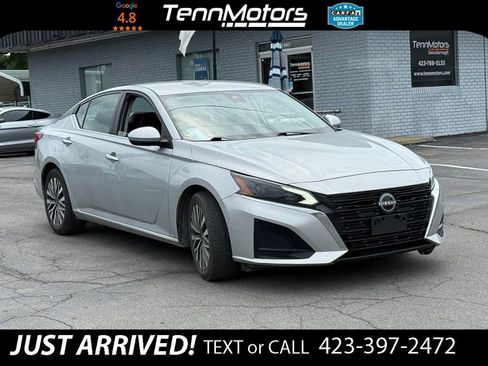 Used 2023 Nissan Altima 2.5 SV FWD image 3