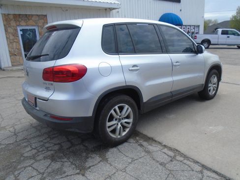 Used 2012 Volkswagen Tiguan S image 2