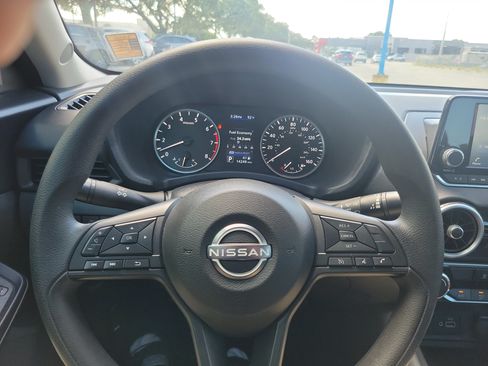 Used 2024 Nissan Sentra S FWD image 14
