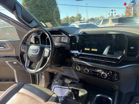 Used 2022 GMC Sierra 1500 SLT w/ SLT Convenience Package image 11