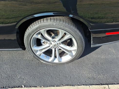 Used 2022 Dodge Challenger R/T image 5