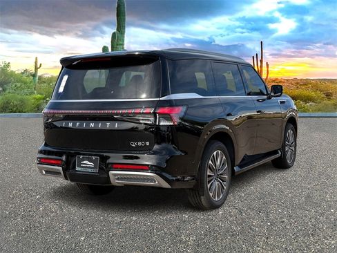 New 2026 INFINITI QX80 Luxe image 4
