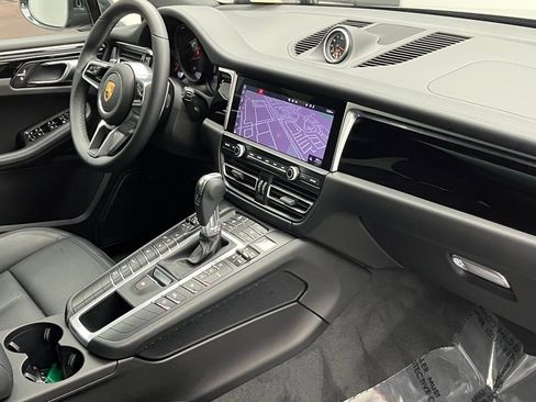 Used 2021 Porsche Macan image 37