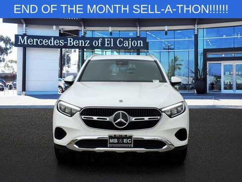Used 2025 Mercedes-Benz GLC 300 image 2