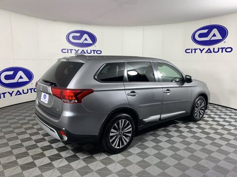 Used 2020 Mitsubishi Outlander SE FWD image 3