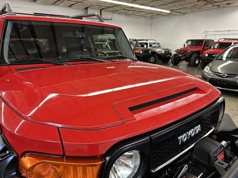 Used 2012 Toyota FJ Cruiser 4WD image 36