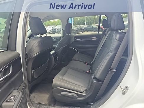 Used 2021 Jeep Grand Cherokee L Laredo w/ Luxury Tech Group I AWD/4WD image 8