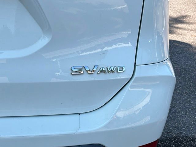 Used 2017 Nissan Rogue SV AWD/4WD image 33