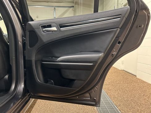 Used 2022 Chrysler 300 S w/ Comfort Group image 15