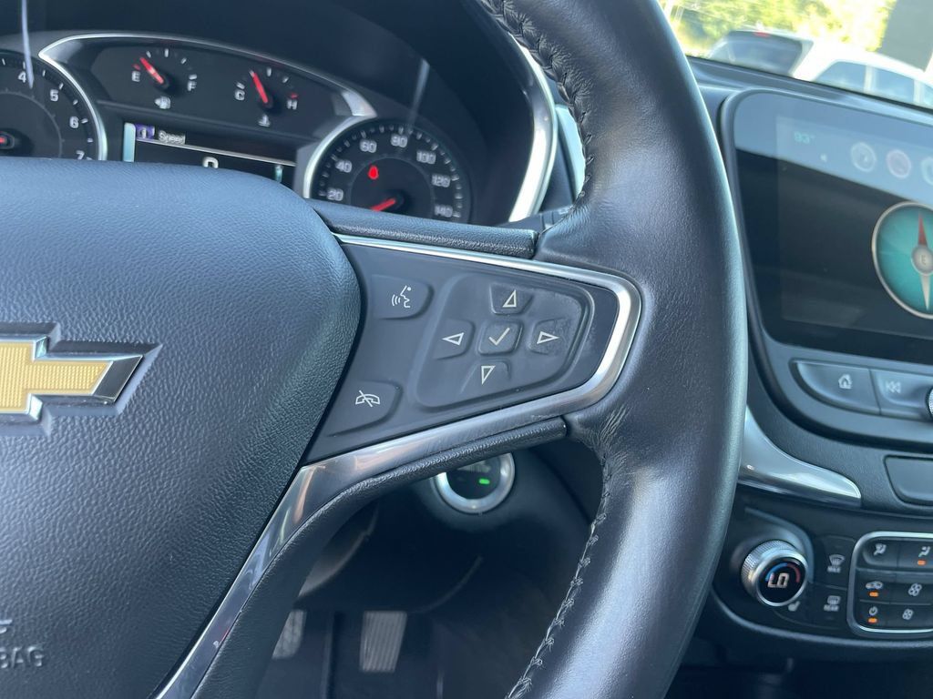 Used 2018 Chevrolet Equinox LT w/ Sun & Infotainment Package AWD/4WD image 18