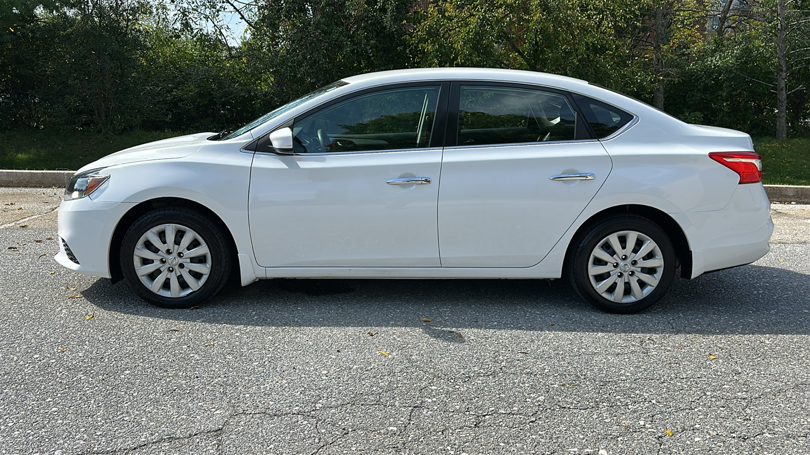 Used 2018 Nissan Sentra S FWD image 27