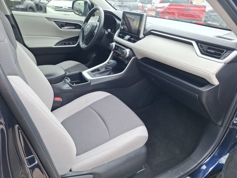 Used 2025 Toyota RAV4 XLE w/ Convenience Package FWD image 33