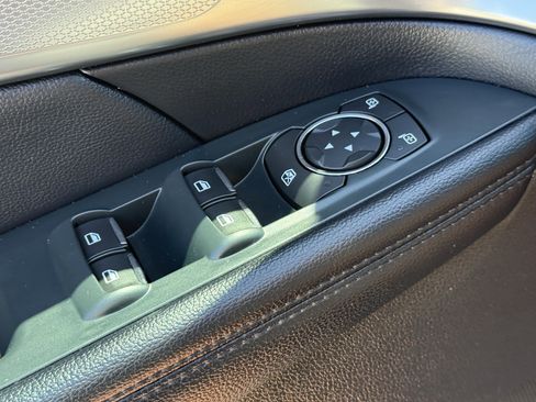 Used 2018 Ford Explorer XLT image 26