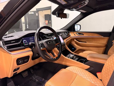 Used 2022 Jeep Grand Cherokee L Summit AWD/4WD image 11