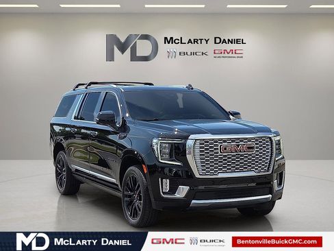 Used 2024 GMC Yukon XL Denali AWD/4WD image 1