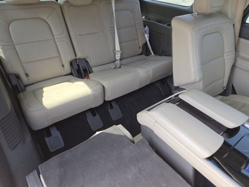 Used 2022 Lincoln Navigator Reserve AWD/4WD image 27