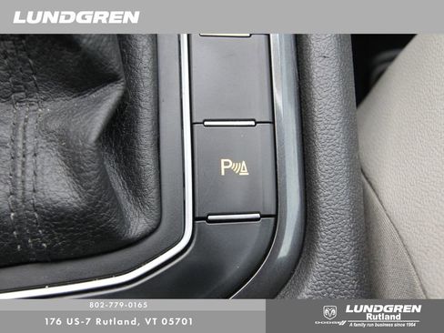 Used 2020 Volkswagen Tiguan SEL w/ 3rd Row Seat Package image 31