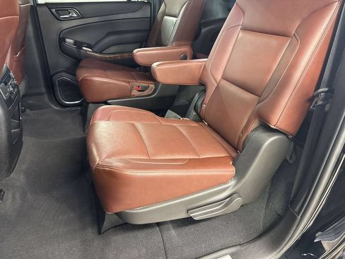 Used 2019 Chevrolet Suburban Premier w/ Premier Plus Edition AWD/4WD image 27