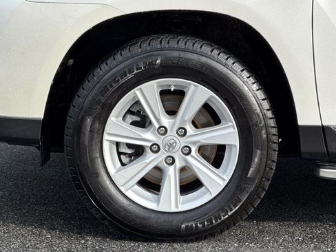 Used 2012 Toyota Highlander FWD image 26