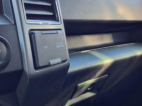 Used 2019 Ford F150 XLT w/ Equipment Group 302A Luxury AWD/4WD image 15