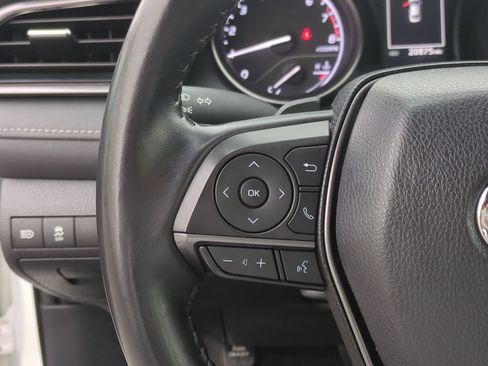 Used 2023 Toyota Camry SE image 19