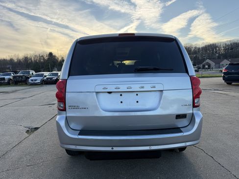 Used 2011 Dodge Grand Caravan Crew w/ Safety Sphere Group image 9