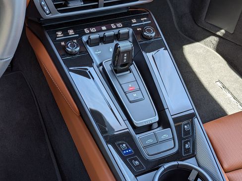 Certified 2025 Porsche 911 Targa 4 GTS AWD/4WD image 18
