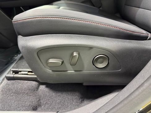 Used 2025 Chevrolet Traverse Z71 w/ Driver Confidence Package image 14