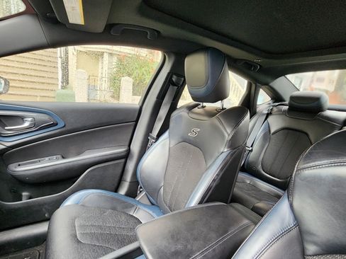 Used 2015 Chrysler 200 S w/ Navigation & Sound Group I image 9