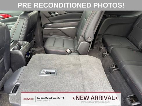 Used 2025 Chevrolet Traverse Z71 w/ LPO, Floor Liner Package AWD/4WD image 22