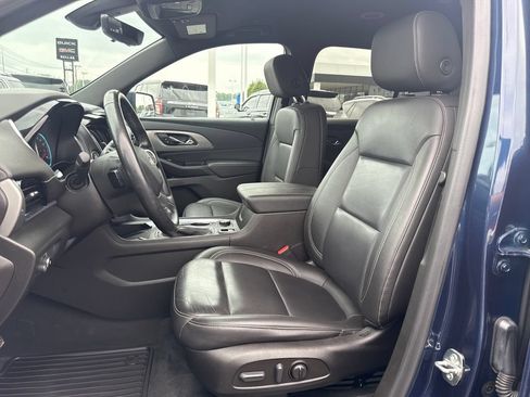 Certified 2023 Chevrolet Traverse LT w/ LT Premium Package AWD/4WD image 16