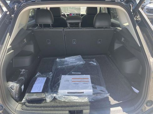 New 2026 Volkswagen Tiguan SE FWD image 8
