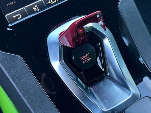 Used 2021 Lamborghini Huracan EVO image 22