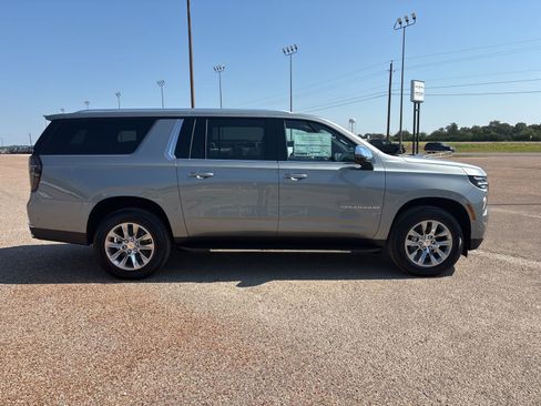 New 2026 Chevrolet Suburban Premier w/ Sun And Tow Package image 22