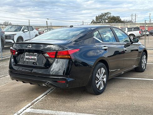 New 2025 Nissan Altima 2.5 S image 9