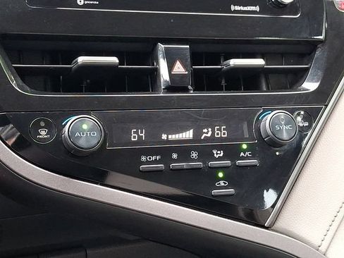 Used 2022 Toyota Camry SE FWD image 15