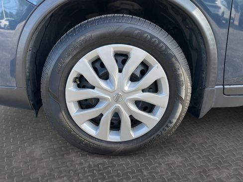 Used 2016 Nissan Rogue S w/ Appearance Package FWD image 31